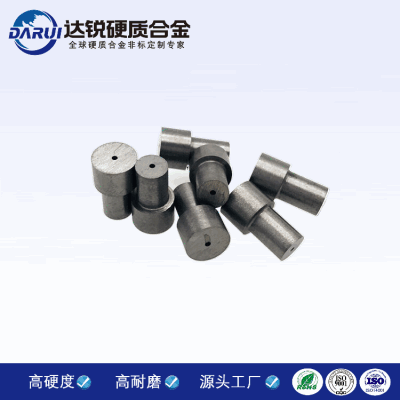 硬質合金帶孔棒是一種由硬質合金制成的圓柱形棒材，其表面具有一定數量和尺寸的孔洞。這種材料常用于機械加工領域，特別是用于鉆孔、銑削和切割等